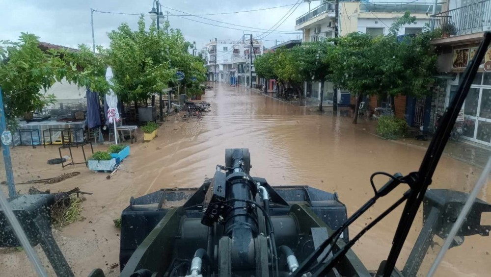 Κακοκαιρία: σημαντική η βοήθεια του στρατού - Απεγκλώβισε 406 άτομα