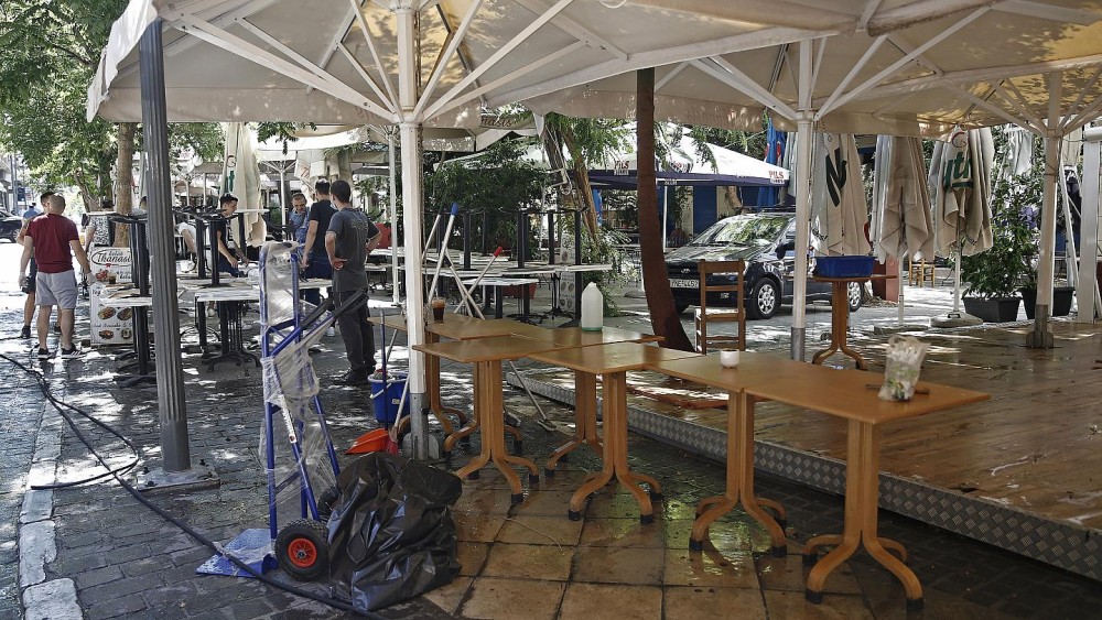 Ποιες επιχειρήσεις ανοίγουν τη Δευτέρα