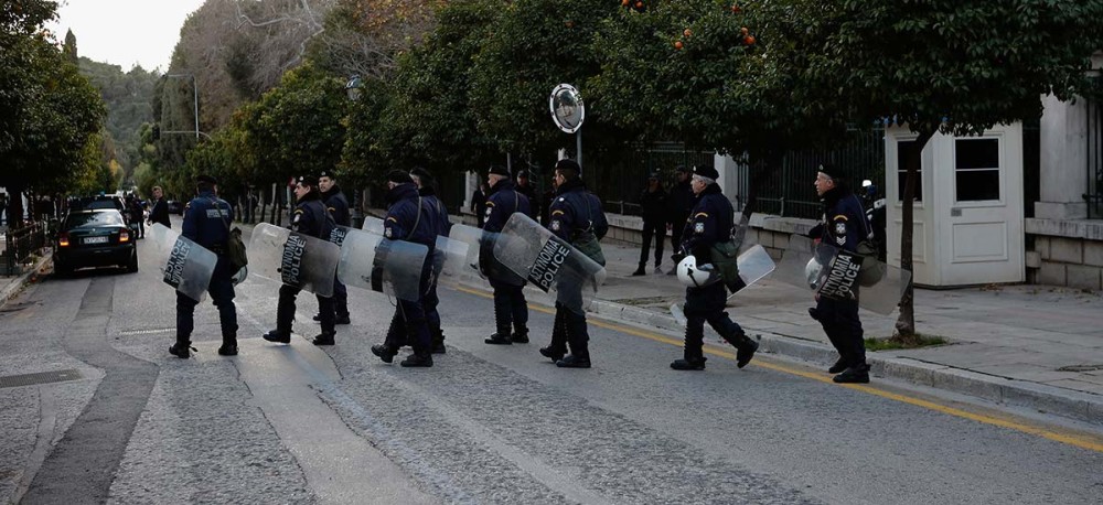 Ο Ρουβίκωνας δεν κλείνει την Ηρώδου Αττικού