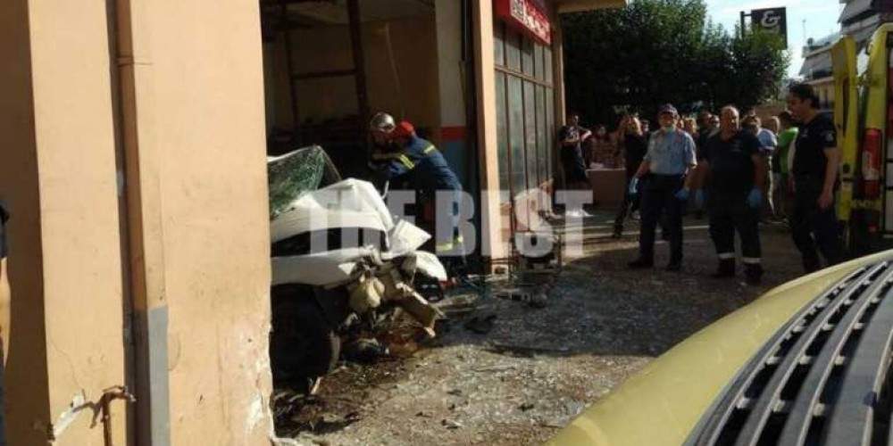 Πάτρα: Αυτοκίνητο &#8220;εισέβαλε&#8221; σε συνεργείο &#8211; Νεκρός ο οδηγός