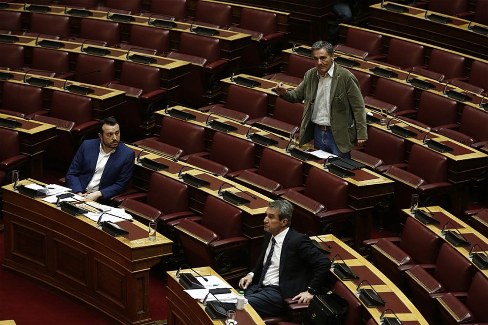 Το… τριώροφο του Τσακαλώτου