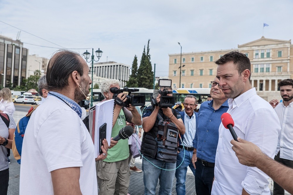 &quot;Πάγωσε&quot; η παρέα Κασσελάκη από τα πρώτα γκάλοπ