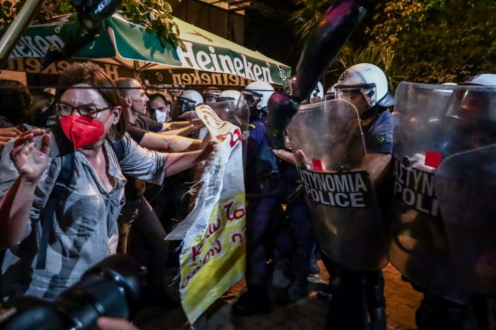 Τέσσερις προσαγωγές στα Εξάρχεια - Εμπόδιζαν την είσοδο στο εργοτάξιο του μετρό