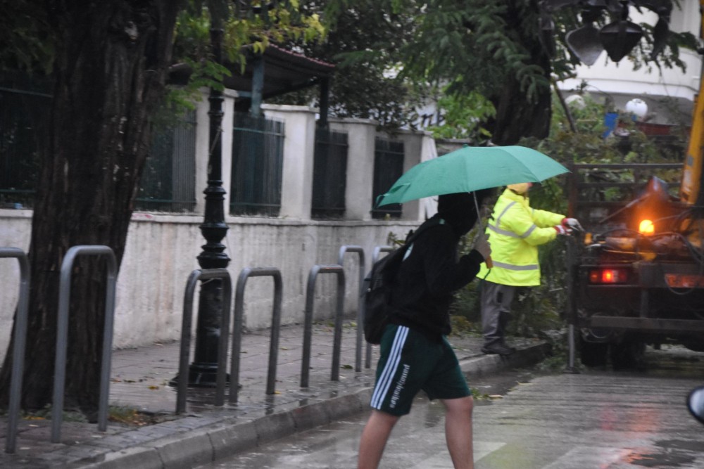 Ήχησε το 112 στην Αχαΐα: «Προσοχή έρχονται επικίνδυνα καιρικά φαινόμενα»