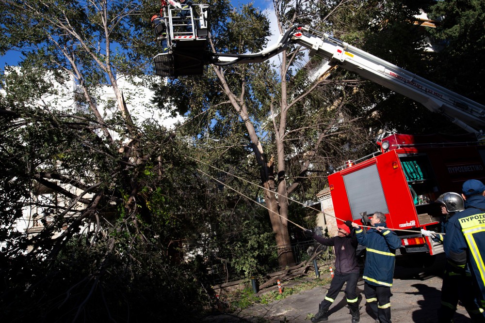 Πυροσβεστική: 288 κλήσεις έλαβε το Κέντρο Επιχειρήσεων λόγω θυελλωδών ανέμων, ισχυρών βροχοπτώσεων και καταιγίδων