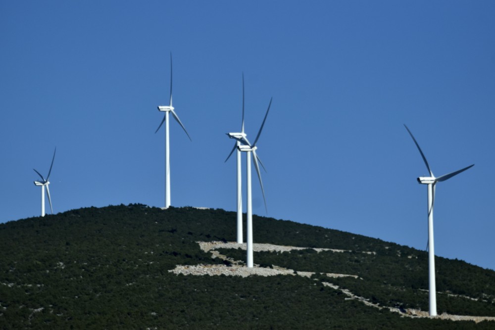 Στρατηγική συνεργασία ΔΕΗ Ανανεώσιμες και Intrakat για την ανάπτυξη ΑΠΕ