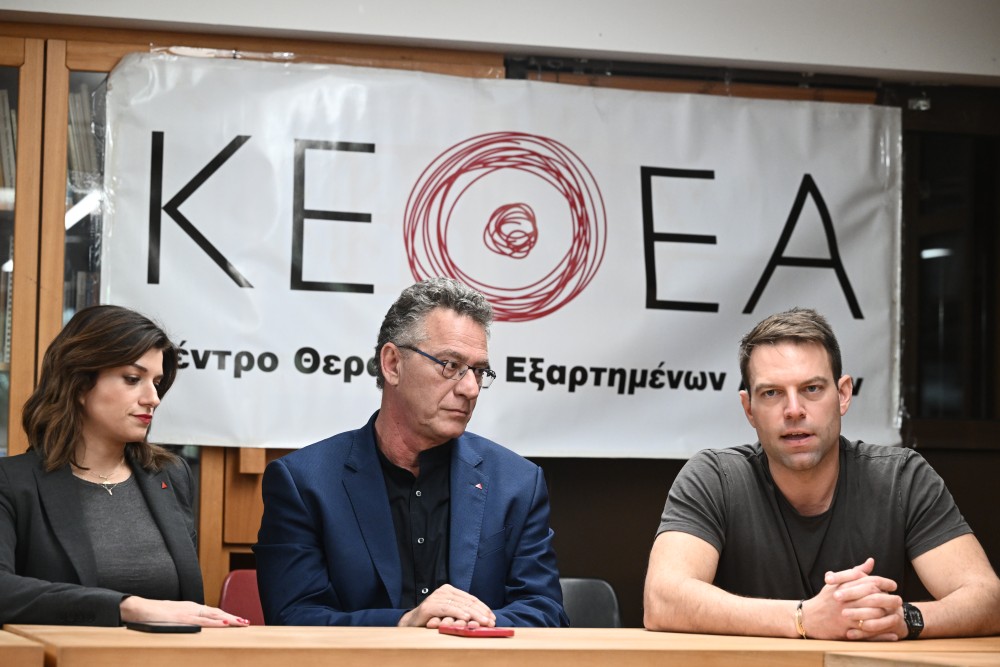 Ξέφυγε ο (αγενής) Κασσελάκης: τραμπική επίθεση στον πρόεδρο του ΚΕΘΕΑ Χρίστο Λιάπη