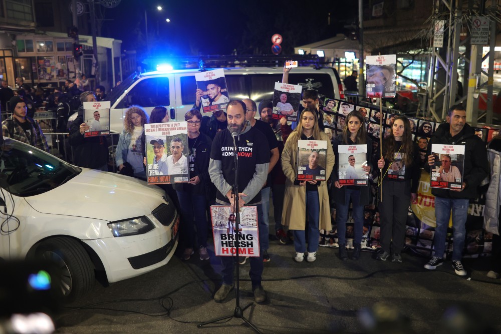 Ισραήλ: συγγενείς ομήρων της Χαμάς εισέβαλαν στο κοινοβούλιο