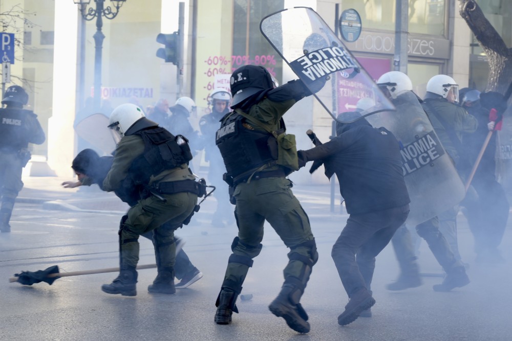 Θεσσαλονίκη: ένταση και προσαγωγές σε  πορεία αντιεξουσιαστών