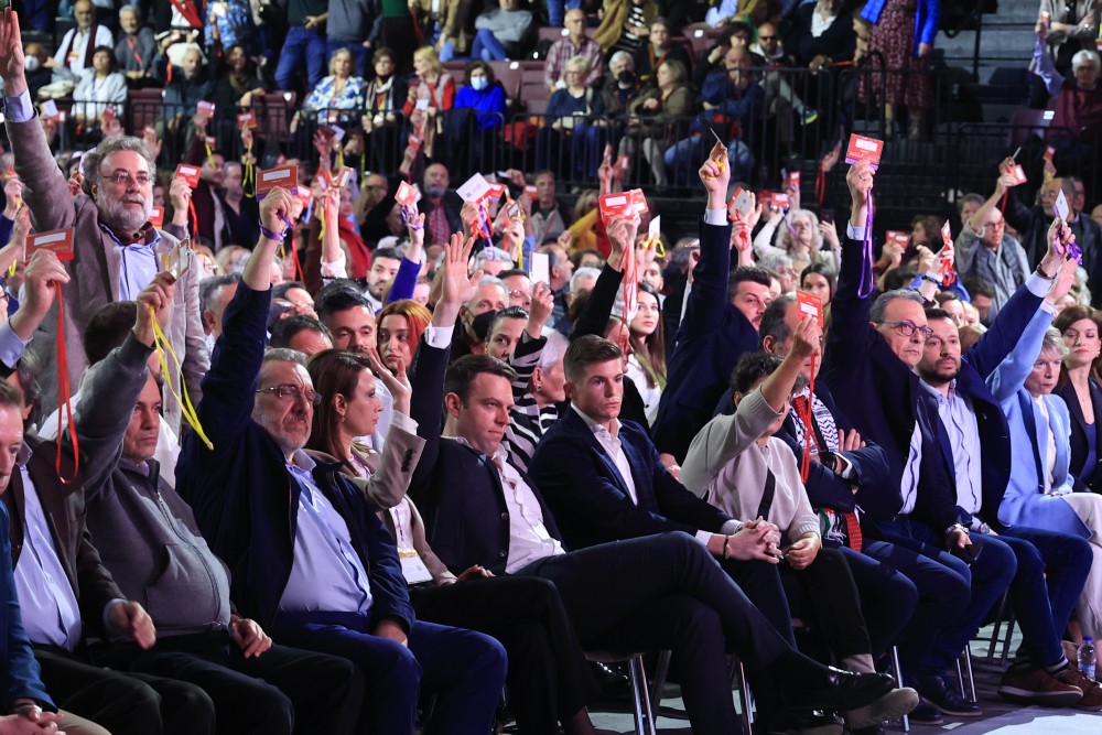 Χάσανε τ’ αυγά και τα πασχάλια στον ΣΥΡΙΖΑ: όλοι δηλώνουν… νικητές