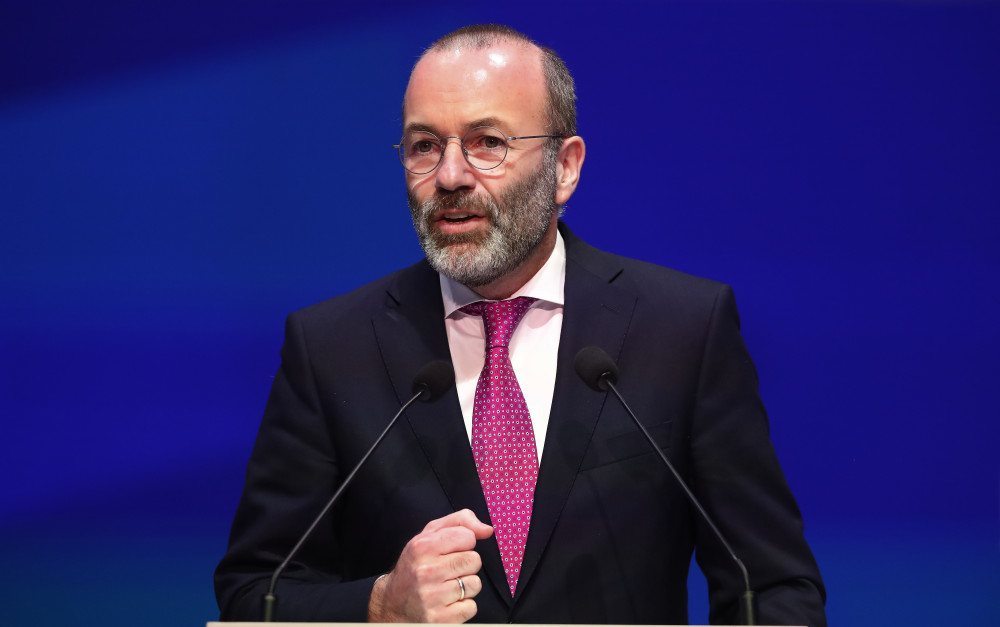 Μάνφρεντ Βέμπερ: Τον τόνο στην AfD τον δίνουν οι νεοναζί