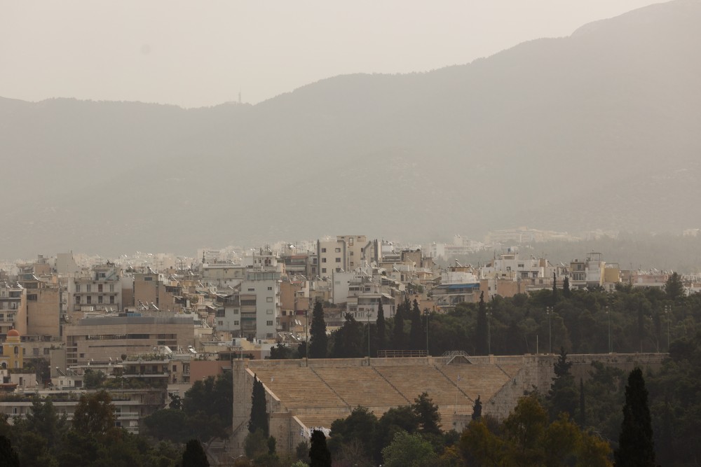 Υψηλές θερμοκρασίες μέχρι και την Τρίτη - Αφρικανική σκόνη ξανά από την Κυριακή