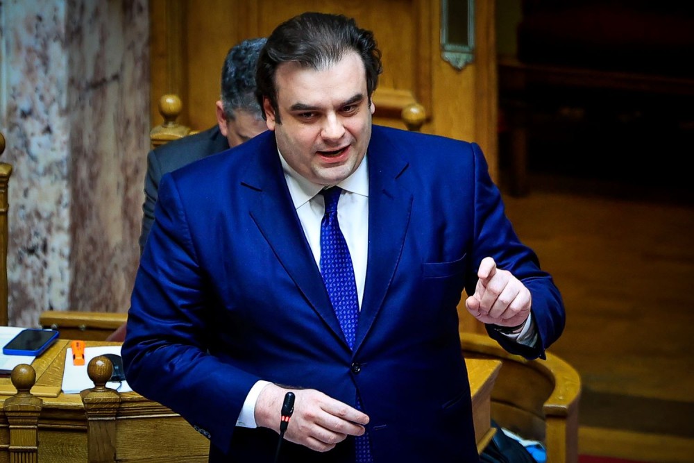 Πέταξαν φυλλάδια στο σπίτι του Πιερρακάκη - «Δεν φοβάμαι» λέει ο ίδιος