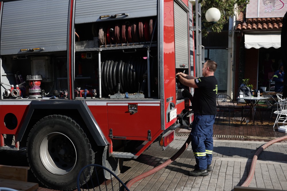 Φωτιά σε διαμέρισμα στην Ακαδημία Πλάτωνος – Σώος ο ηλικιωμένος ένοικος