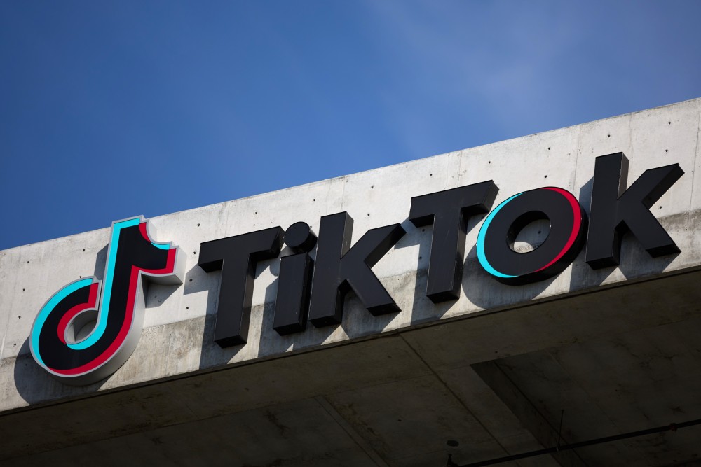 Σε συζητήσεις η Microsoft για την απόκτηση του TikTok, σύμφωνα με τον Τραμπ