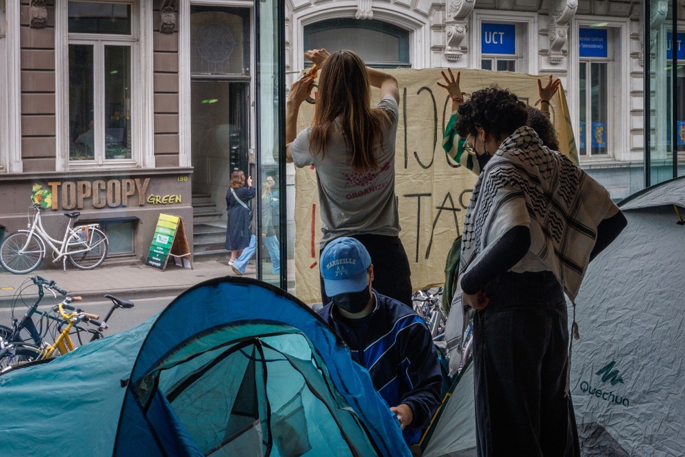 Οι σκελετοί βγαίνουν από την ντουλάπα