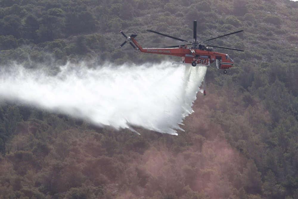 Φωτιά στην Κερατέα - Μήνυμα από το 112 για απομάκρυνση κατοίκων