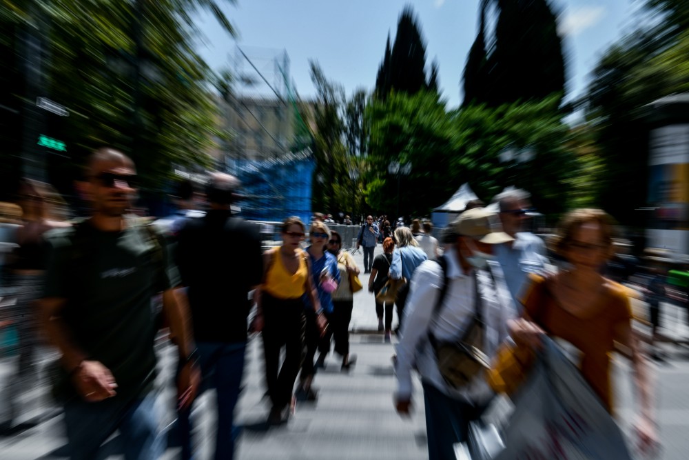 Οι πολίτες κρίνουν και συγκρίνουν