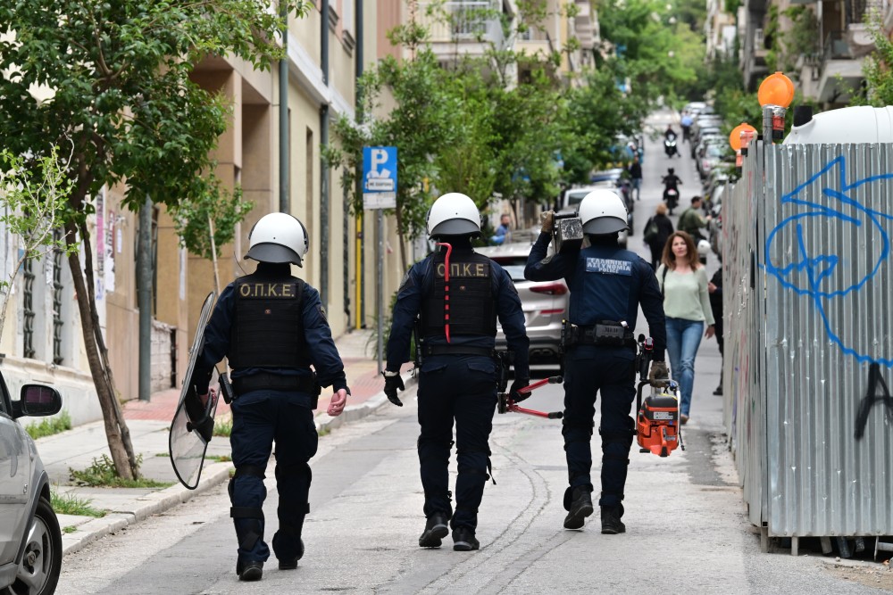 Εκκενώθηκαν υπό κατάληψη κτήρια σε πλατεία Βικτωρίας και Εξάρχεια - Οκτώ προσαγωγές