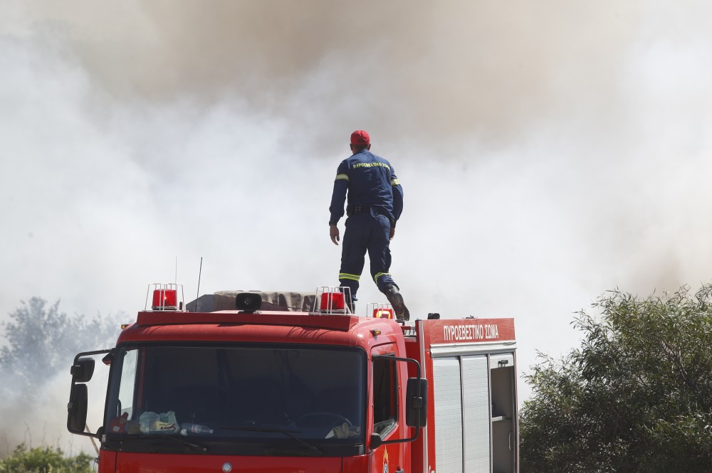 Τέσσερις φωτιές στην Εύβοια από κεραυνούς