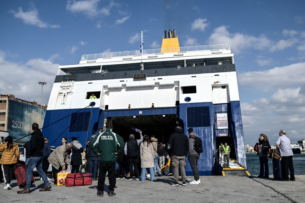 Εκπτώσεις σε ακτοπλοϊκά και αεροπορικά εισιτήρια για τους αναπληρωτές εκπαιδευτικούς