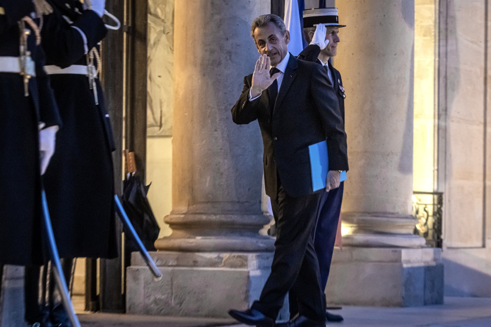 Καταδίκη-σοκ για τον Νικολά Σαρκοζί: ένοχος για συνωμοσία με το καθεστώς Καντάφι