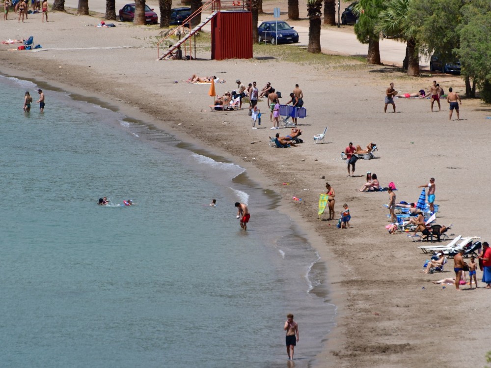 Πόρτο Ράφτη: «Λουκέτο» στο Αυλάκι λόγω συνωστισμού