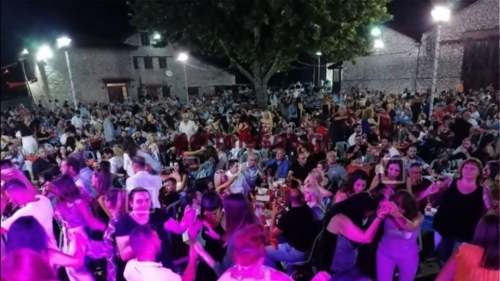 Βουλευτές για τα&#8230; πανηγύρια (pics)
