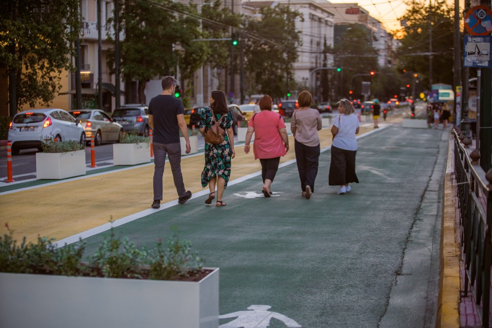 Όλο και περισσότεροι πεζοί και ποδηλάτες στις προσωρινές παρεμβάσεις του Μεγάλου Περιπάτου