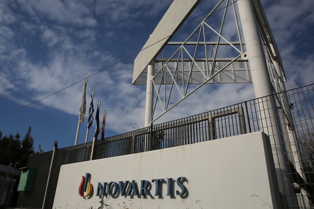 Novartis: βγήκαν οι κουκούλες για τη μεγαλύτερη σκευωρία από συστάσεως ελληνικού κράτους