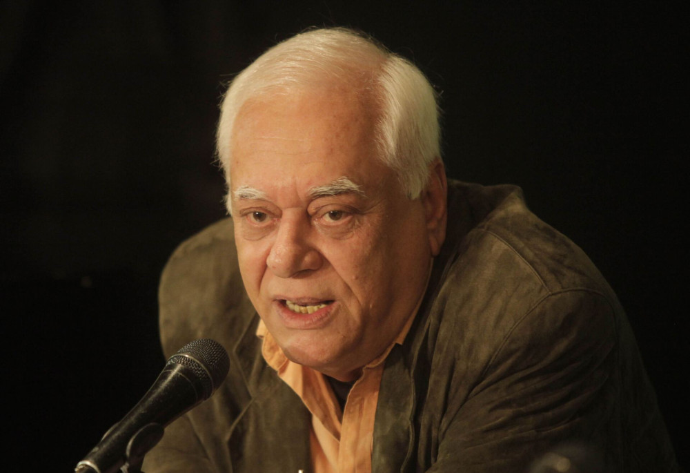 «Είναι βλάκας ο Ανδρουλάκης;» αναρωτιέται το alter ego του Τσίπρα Θανάσης Καρτερός