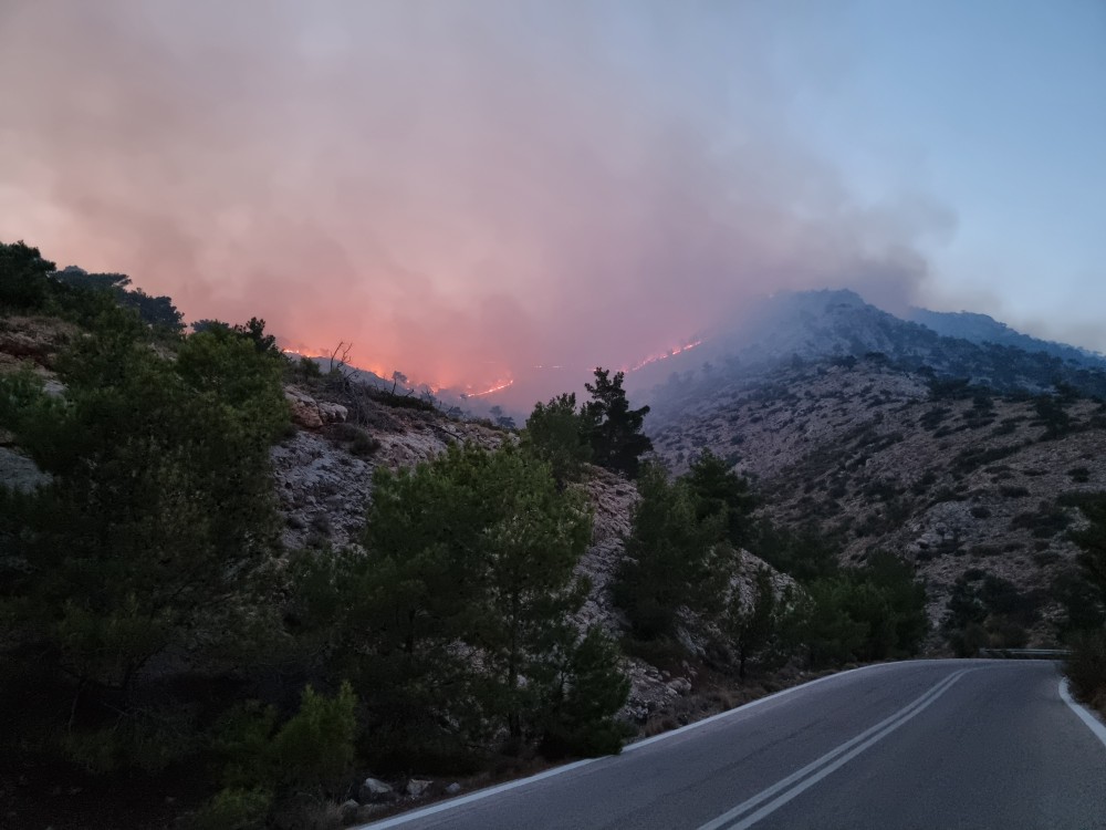 Φωτιά στα Ψαχνά Ευβοίας