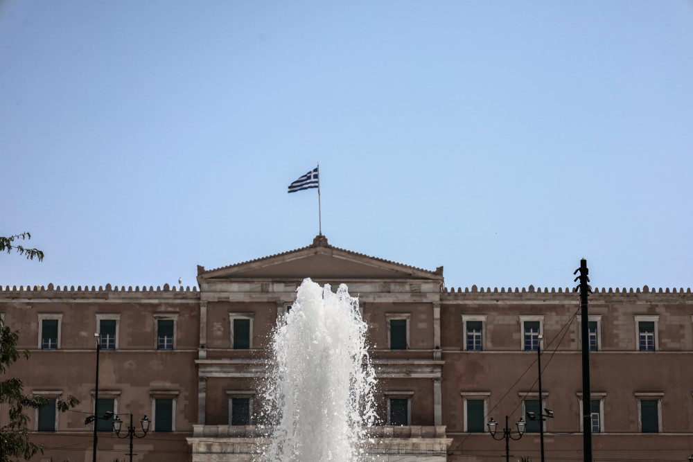 Ο λαϊκισμός επιστρέφει με λεφτόδεντρα, τοξικότητα και σενάρια αποσταθεροποίησης