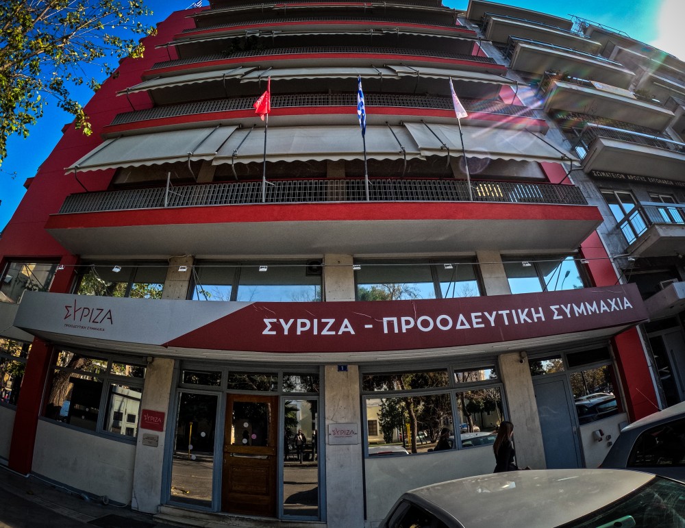 Για τον ΣΥΡΙΖΑ ο Μητσοτάκης φταίει και για τη... σηπτική δεξαμενή του Κασσελάκη