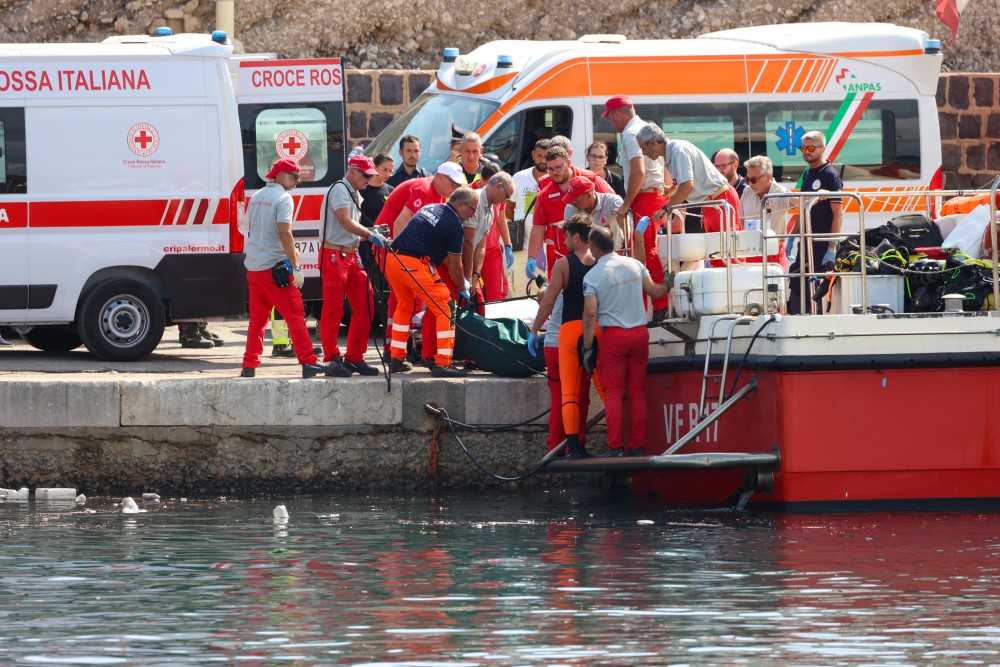 Βύθμιση σκάφους στο Παλέρμο: συνεχίζονται οι έρευνες για έξι αγνοουμένους - Ανάμεσά τους ο μεγιστάνας Λιντς