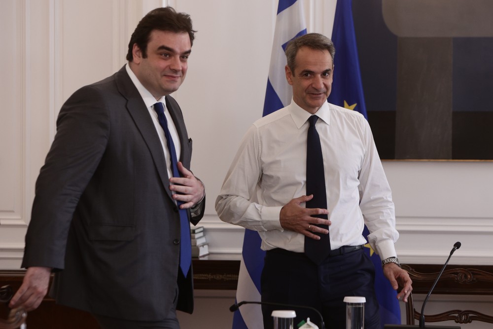 Μητσοτάκης και Πιερρακάκης «μπήκαν» στην ψηφιακή τάξη του Γυμνασίου της Γαύδου