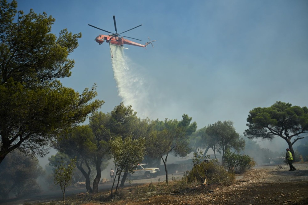 Πυροσβεστικά αεροσκάφη στέλνει η Τουρκία - Επικοινωνία Γεραπετρίτη με Φιντάν