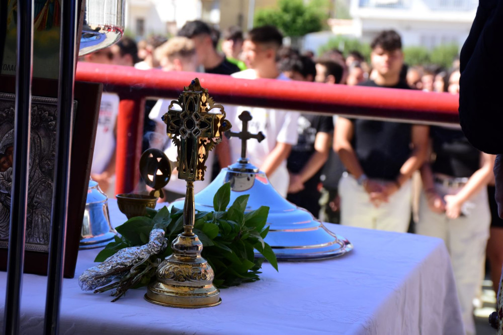 Αγιασμός με νέο ξεκίνημα: τι φέρνει η σχολική χρονιά 2025-26 για μαθητές και δασκάλους