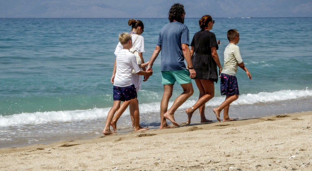 Από τη γιορτή της μητέρας στη γιορτή των γονιών