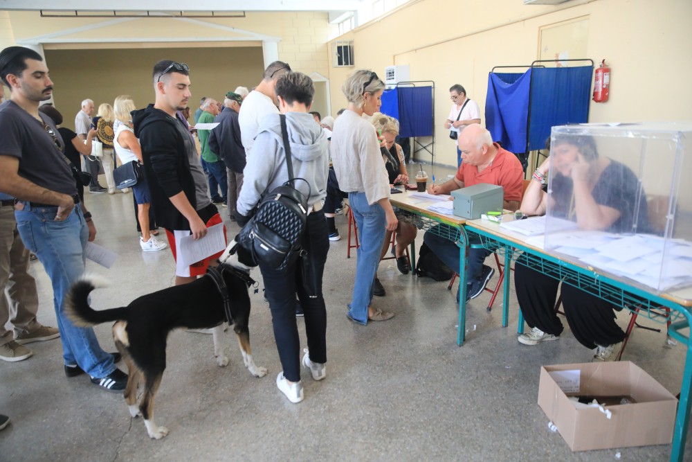 Το ΠΑΣΟΚ είναι… εκεί: οι ψηφοφόροι, ο Κύρτσος και ο Παπανώτας