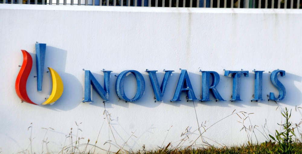 Σκευωρία Novartis: μιλούν στο «Μανιφέστο» οι Δημήτρης Τσιόδρας, Ελίζα Βόζεμπεργκ, Θάνος Πλεύρης, Απόστολος Σπυρόπουλος