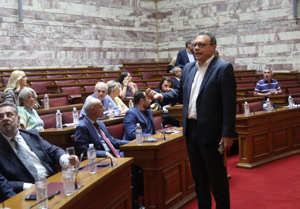 Δάσκαλε, που δίδασκες: Χωρίς γυναίκες η κοινοβουλευτική εκπροσώπηση του ΣΥΡΙΖΑ