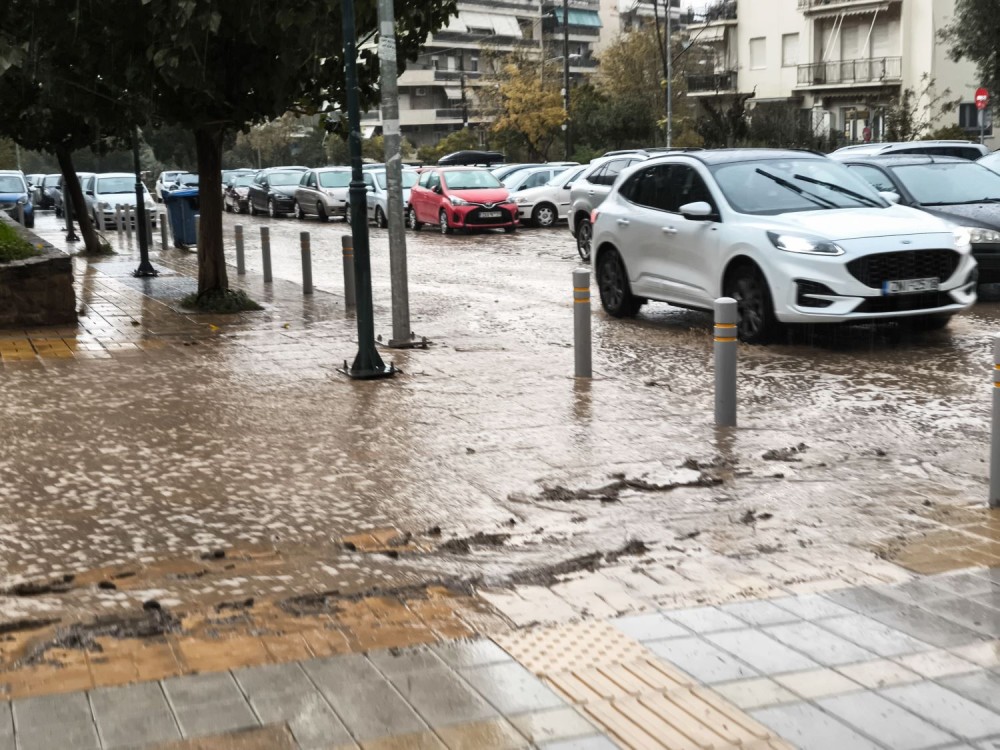 Κακοκαιρία Alexandros: ισχυρές βροχές και καταιγίδες για 30 ώρες - Έκτακτο δελτίο από την ΕΜΥ και οδηγίες προστασίας