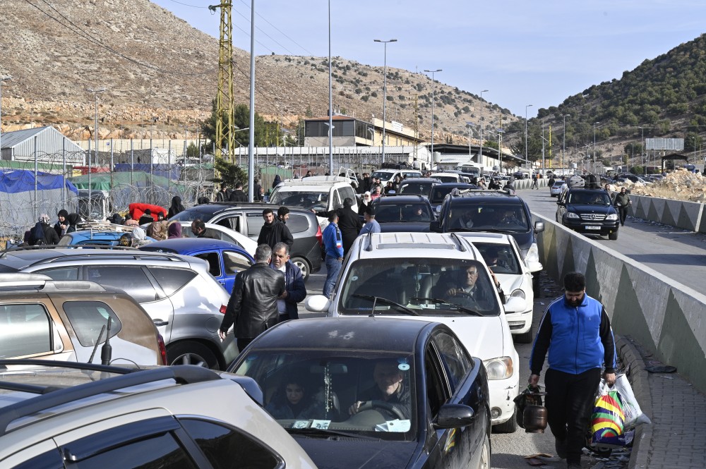 Συρία: ένα «ποτάμι» προσφύγων επιστρέφει στη Δαμασκό μετά την πτώση του Άσαντ (Vid)