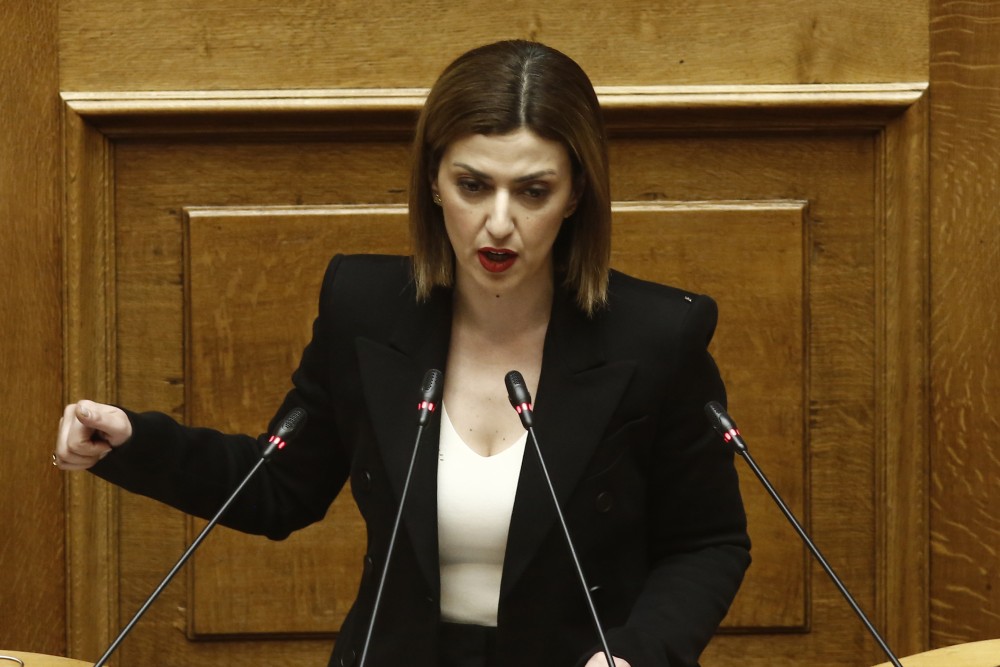 Μάθημα ανθρωπιάς από την Αγαπηδάκη στον Βελόπουλο: Tο πένθος δεν είναι πολιτικό εμπόριο