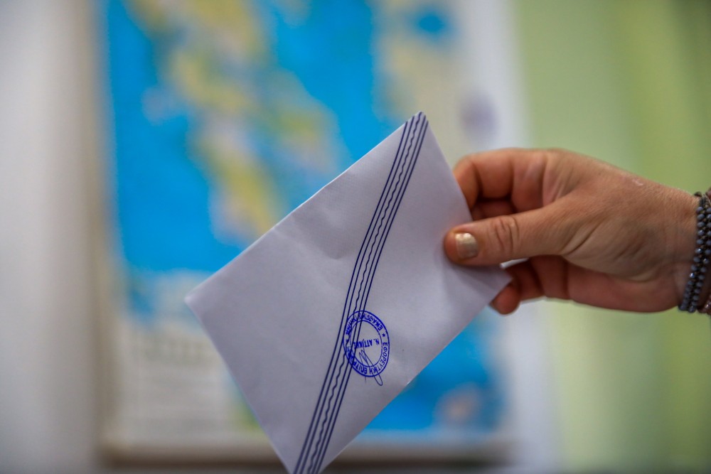 Opinion Poll: κυριαρχία Μητσοτάκη - Διαχρονικές οι ευθύνες για τον ΟΠΕΚΕΠΕ