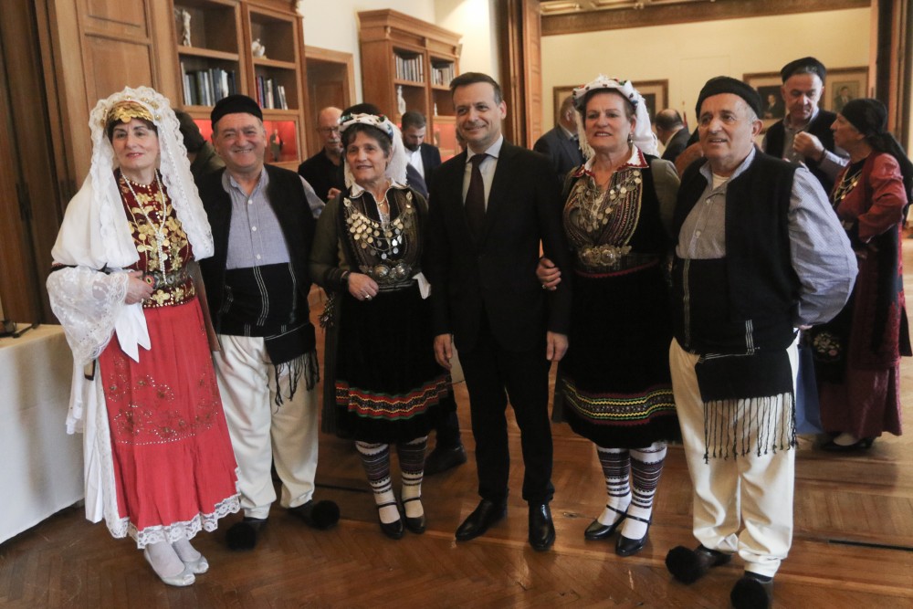 Φορείς και σύλλογοι είπαν τα κάλαντα στον δήμαρχο Αθηναίων