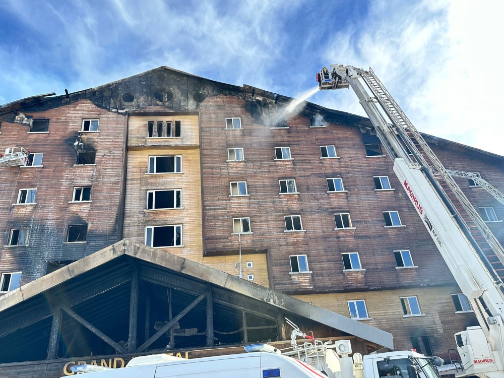 Τουρκία: Δεκαπέντε συλλήψεις για  την πυρκαγιά σε ξενοδοχείο χιονοδρομικού κέντρου