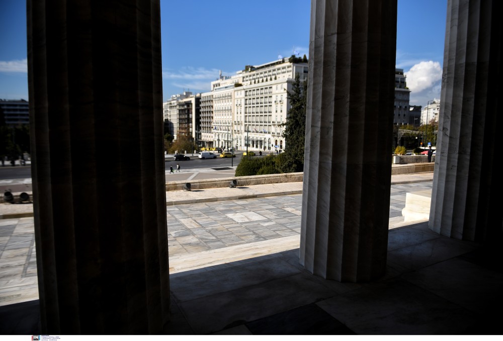 Όχλος εναντίον θεσμών