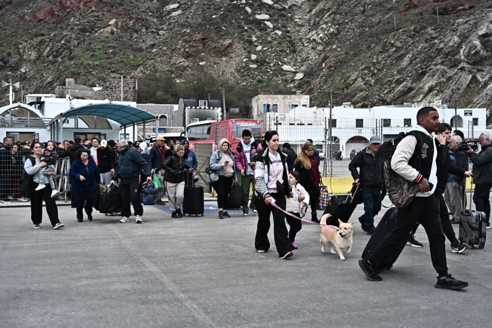 Σαντορίνη: πέντε νέοι σεισμοί πάνω από 4 Ρίχτερ μέσα σε μισή ώρα - Ερήμωσε το νησί